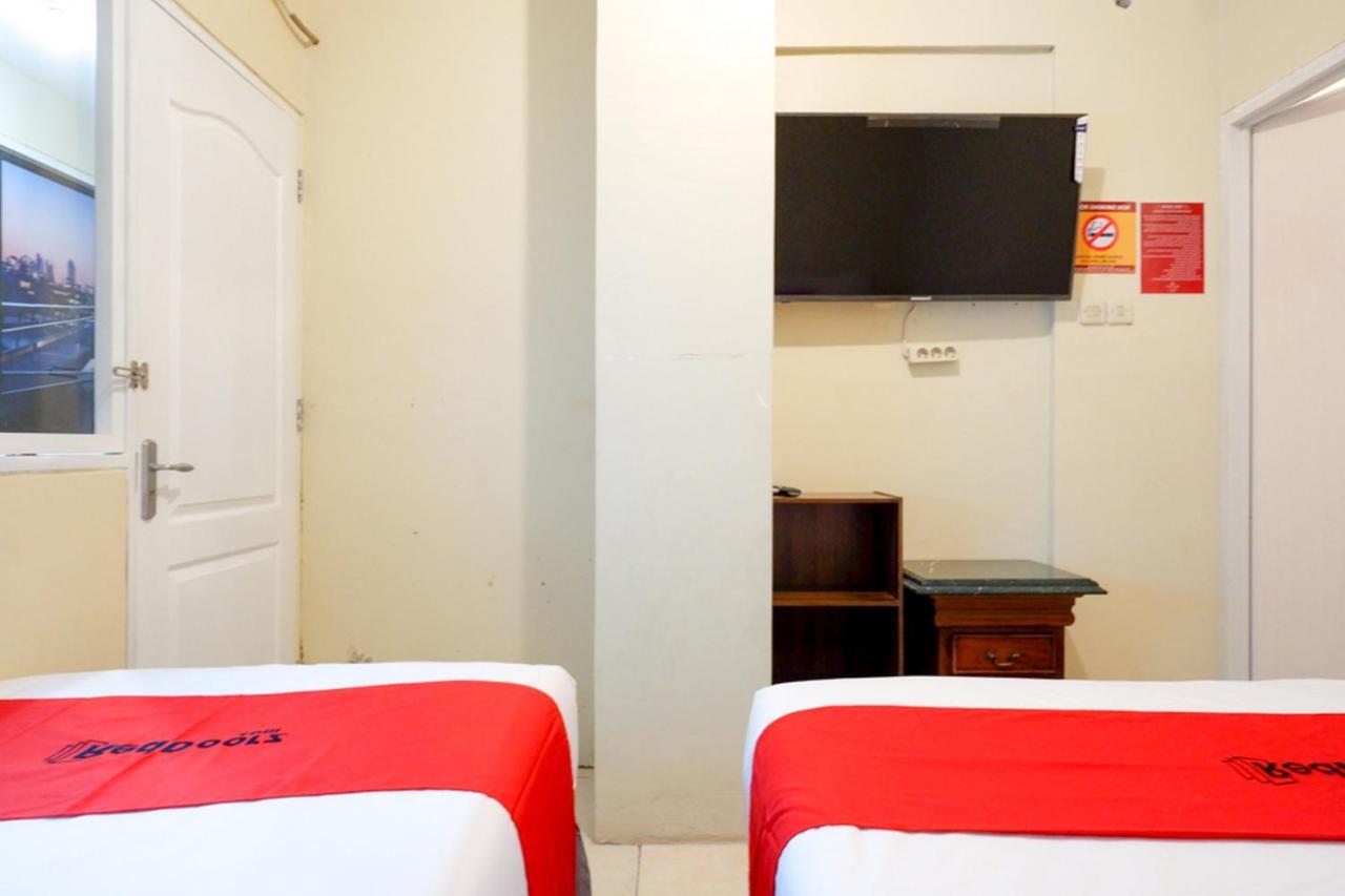 Reddoorz Near Universitas Diponegoro Semarang 2 Exterior foto